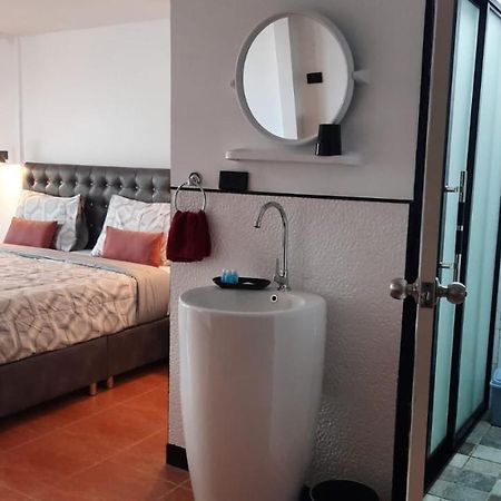 Happy Beach Jomtien Guesthouse Dış mekan fotoğraf