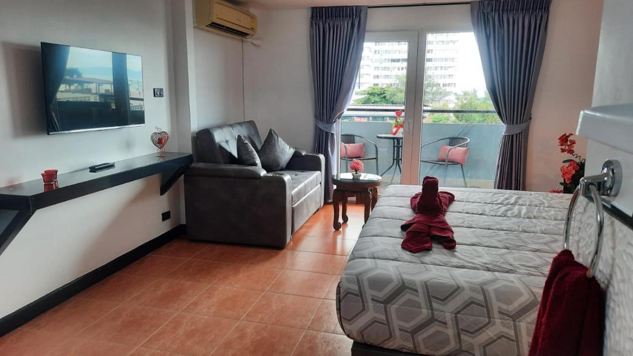 Happy Beach Jomtien Guesthouse Dış mekan fotoğraf