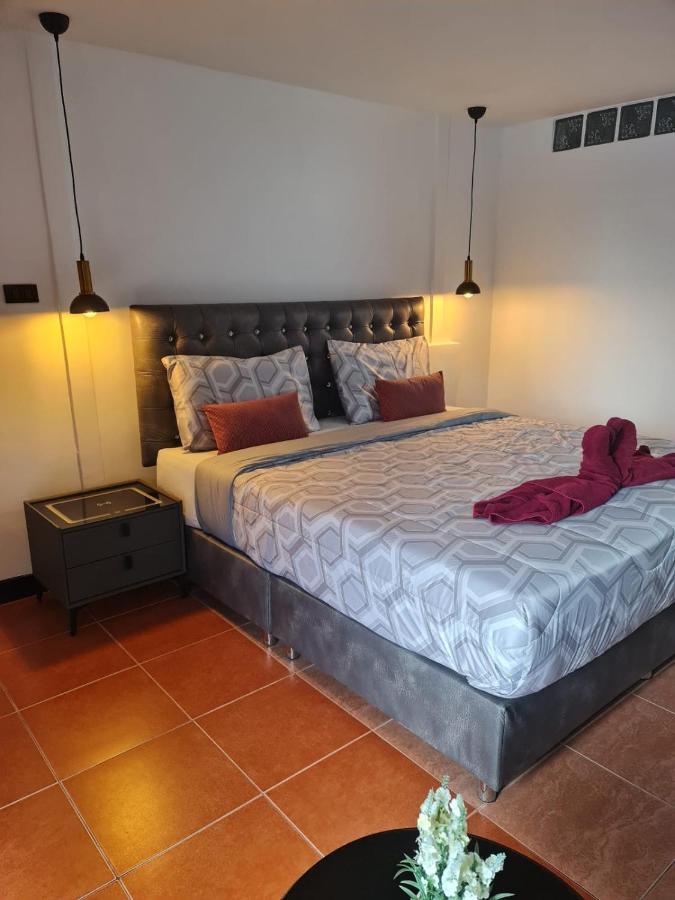 Happy Beach Jomtien Guesthouse Dış mekan fotoğraf
