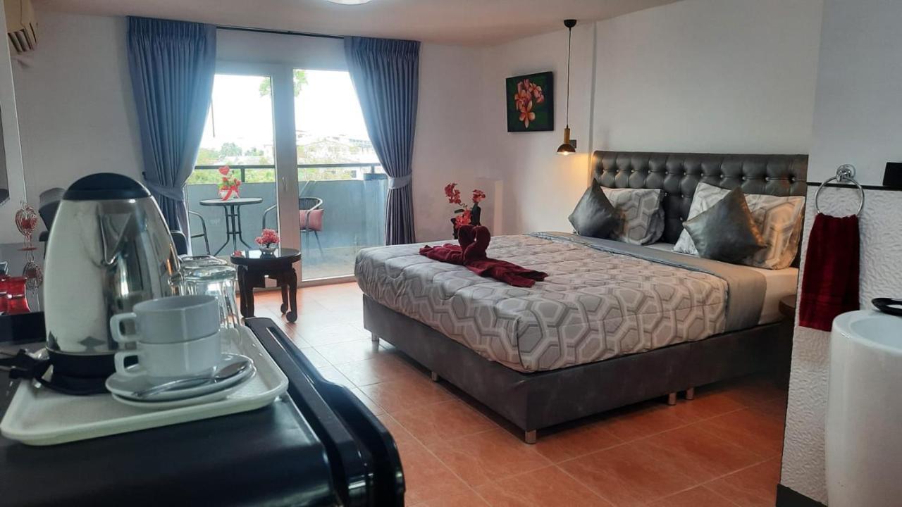 Happy Beach Jomtien Guesthouse Dış mekan fotoğraf