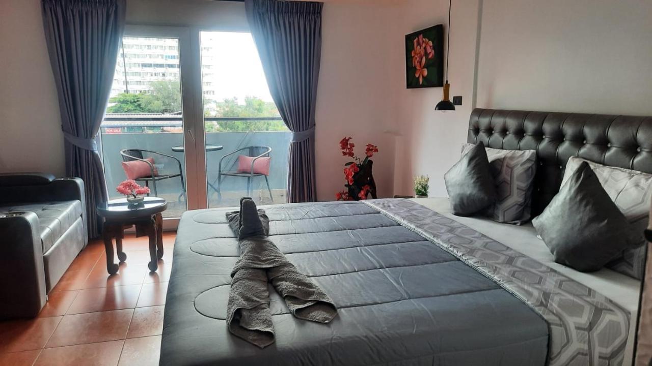 Happy Beach Jomtien Guesthouse Dış mekan fotoğraf