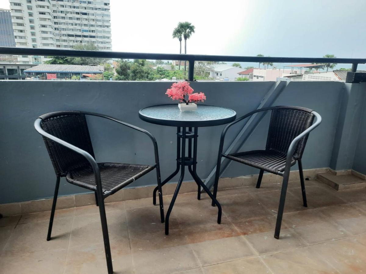 Happy Beach Jomtien Guesthouse Dış mekan fotoğraf