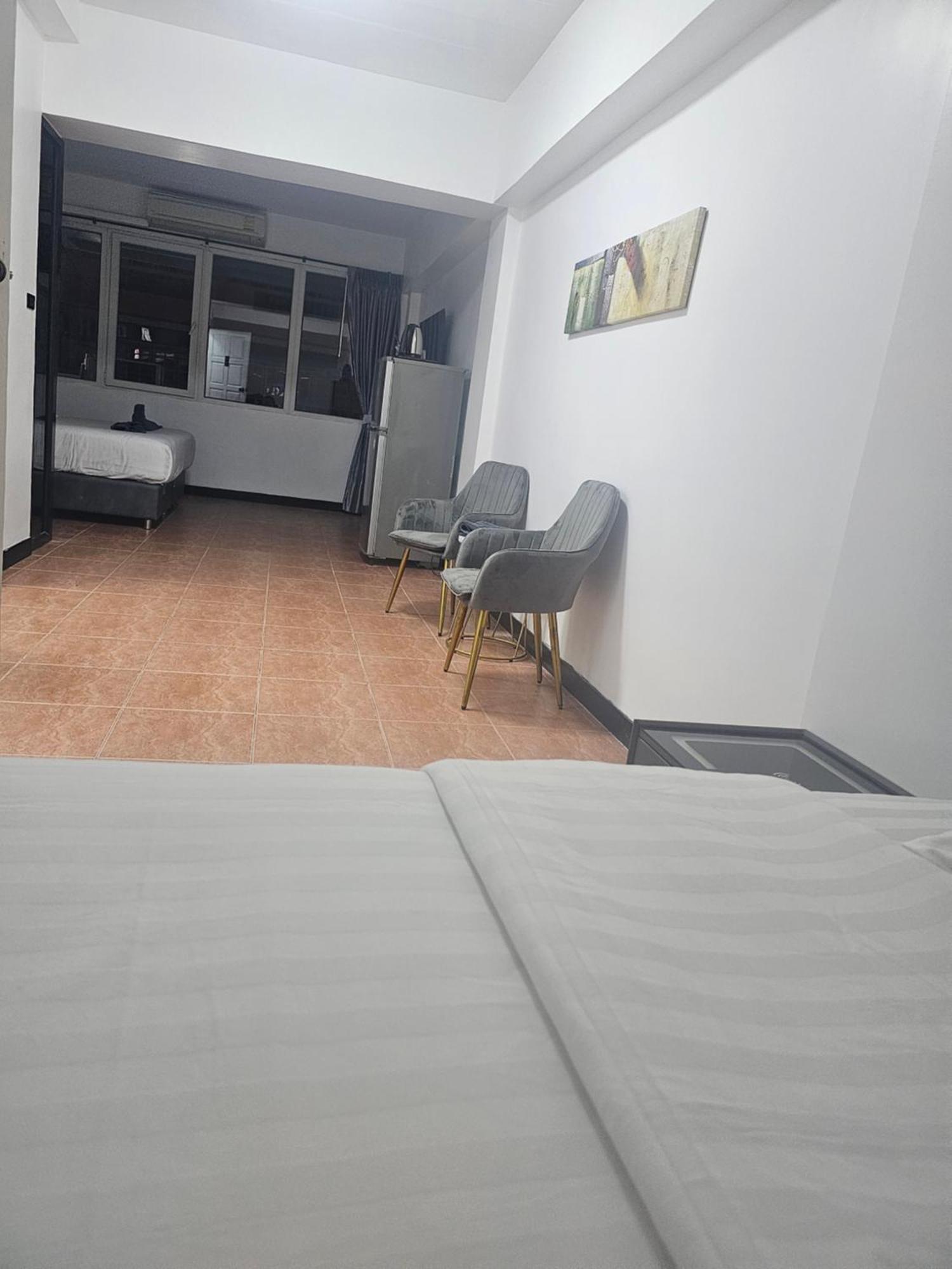 Happy Beach Jomtien Guesthouse Dış mekan fotoğraf